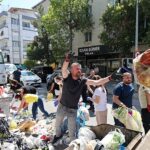 Başkan Görkem Duman vatandaşlarla çöp topladı