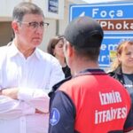 Başkan Tugay Foça’da yangın bölgesinde