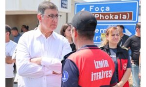 Başkan Tugay Foça’da yangın bölgesinde
