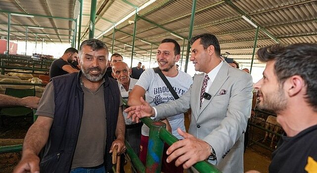 Başkan Zeyrek Canlı Hayvan Borsası’nı Ziyaret Etti