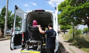 Bir rampa, iki hayat; “Engelsiz Taksi” umut oluyor