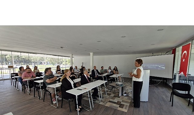 EÜ Eğitim Bilimleri Enstitüsünden “Yapay Zekâ Okuryazarlığı”nı artırmayı hedefleyen eğitim platformu