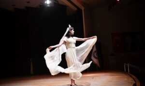 EÜ’de 70. Yıla özel görkemli defile