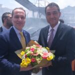 Fuat Köse Giresun'a Gelen Dr. Fatih Erbakan'ı Çiçekle Karşıladı