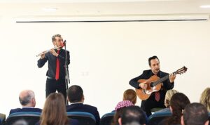 Gönüllü okuyucuların sesi, görme engellilere ışık oldu