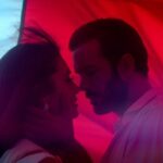Hande Erçel ve Barış Arduç’un Başrollerinde Yer Aldığı Disney+’ın ‘Aşkı Hatırla’ Dizisinden Yeni Tanıtım Yayınlandı!