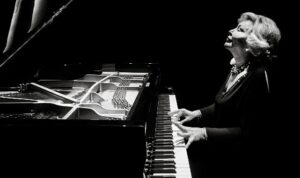 Kadıköy’ün Kalbinde Yeni Bir Sahne: Terminal Kadıköy Yaz Akşamlarına Ev Sahipliği Yapıyor