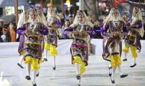 Karabağlar’da 19 Mayıs coşkusu halk oyunlarıyla taçlandı