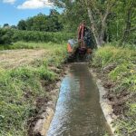 Kırsalda sulama kanalları temizleniyor