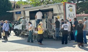 Konya Büyükşehir YKS’ye Giren Öğrencilerin Ailelerine İkramlarda Bulundu