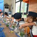 Minikler deniz canlılarını keşfetti