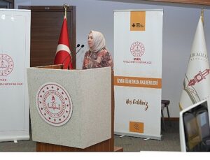 “Öğretmenler İzmir’in Ruhu ile Buluştu: Akademilerde Dönem Finali”