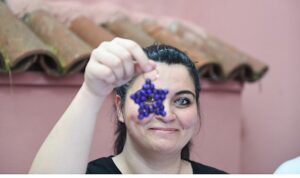 Osmangazili kadınlar hemcinsleri için hediye anahtarlık üretiyor