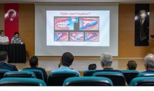 Özel gereksinimli bireylere ağız ve diş sağlığı eğitimi