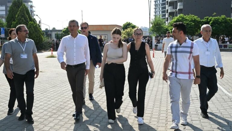 Özgür Özel, Ferdi Zeyrek'in kızını YKS'de yalnız bırakmadı