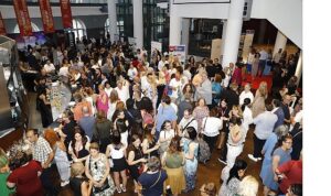 Paneller, Söyleşiler, Alkışlar: Frankfurt’ta Sinema Bir Araya Getiriyor