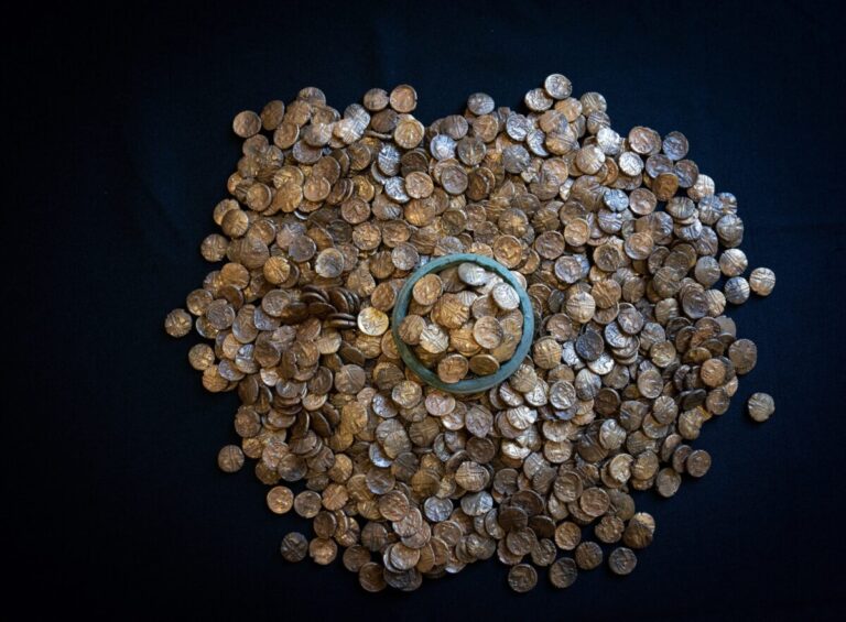 Kayseri’de Tarihi Eser Operasyonu: 3 Kişi Gözaltında, 740 Sikke Koruma Altında!