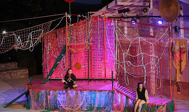 “Sineklerin Tanrısı” prömiyerini yaptı