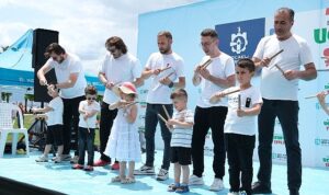 Uçurtmalar gökyüzünü, sevgi yürekleri sardı