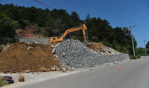 Uludağ yolunda kaçak yapılara izin yok