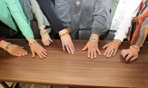 Yaşayan İnsan Hazinesi’nden tek el mucizesi