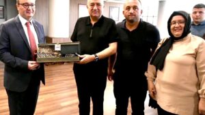 AK PARTİ ÇANAKKALE MİLLETVEKİLİ GİDER ; "KONU HİZMETSE BİZDE PARTİ AYRIMI OLMAZ"