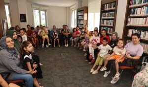 Anneler ve çocuklar yaz tatilinde kütüphanelerde buluşuyor
