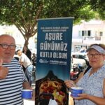 Antalya Büyükşehir Belediyesi’nin geleneksel aşure ikramları devam ediyor