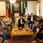 Başkan Rasim Arı, Halk Günü’nde Vatandaşları Dinledi