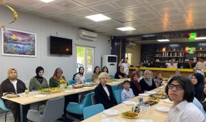 Beyaz Kalpler’de mezuniyet sevinci