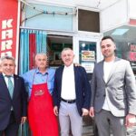 Düğüne gitti, proje inceledi, vatandaşla sohbet etti