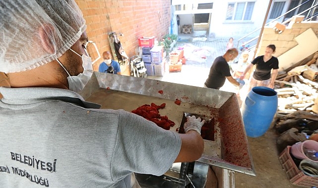 Efes Selçuk’ta Kışlık Salça Hazırlıkları Başlıyor