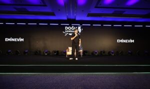 Eminevimliler tapu teslim töreninde buluştu