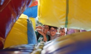 Geleneksel sokak oyunları millet bahçelerine taşındı