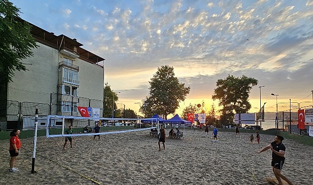 Gölcük’te Her Yıl Şenliğe Dönüşen Turnuva Başladı