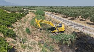 Gümülceli’de Dere Temizliğiyle Yangın Ve Taşkın Riskine Karşı Önlem