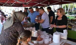 Kemer Belediyesi’nin aşure ikram programı başladı