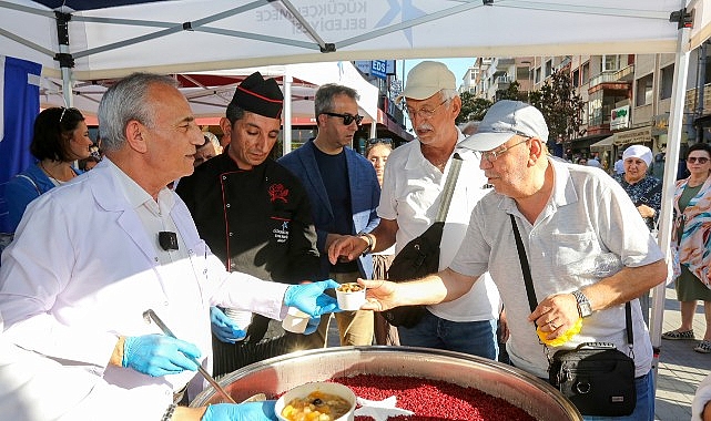 Küçükçekmece Belediyesi’nden Binlerce Kişiye Aşure İkramı