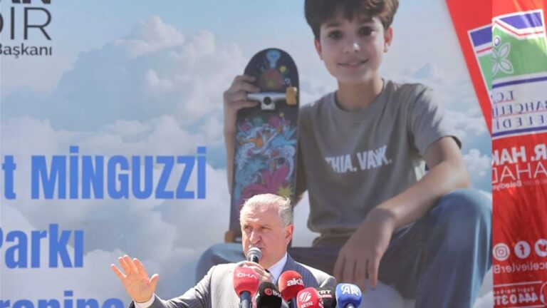 Mattia Ahmet Minguzzi Skate Parkı'nın açılışını Bakan Osman Aşkın BAK yaptı