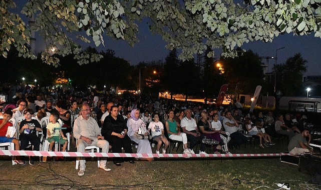 Osmangazi’de çocuklar açık hava sinemasında buluştu