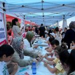 Sahilde şenlik, denizde yarış