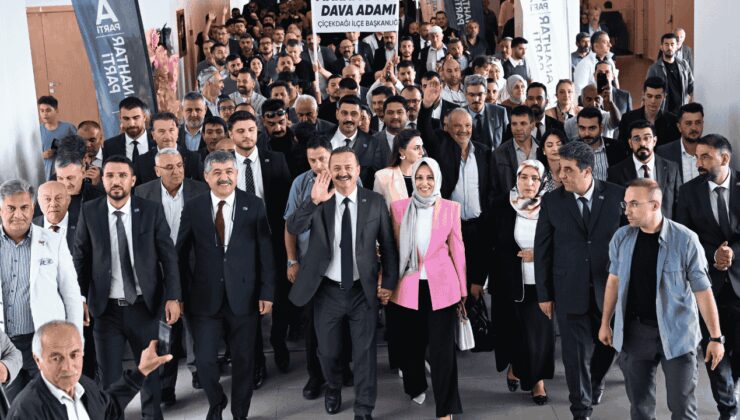 Anahtar Partililer için yeni şarkı: Geliyor Yavuz Başkan