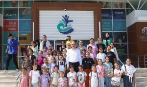 Başkan Altay Yaz Tatilinde Yüzme Öğrenen Çocuklarla Buluştu