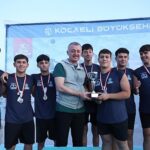 Başkan Büyükakın, gençlerin enerjisine ortak oldu; Plaj Şenlikleri Sekapark’ta başladı