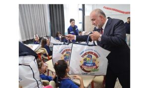 Canik Belediyesi’nden Çanta ve Kırtasiye Desteği