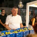 Dalında Kuruyan Bardacığı Belediye Aldı Halka Ücretsiz Dağıttı