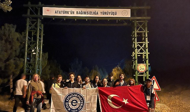 Ege Üniversitesi öğrencileri ‘Kocatepe Zafer Yürüyüşü’ne katıldı