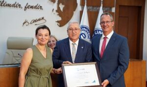 EÜ Spor Bilimleri Fakültesinde Spor Yöneticiliği Bölümü de akredite oldu