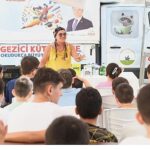 Gezici Kütüphane çocukları bilgiyle donatıyor