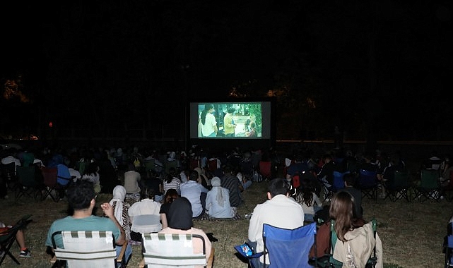 İnegöl’de Açık Hava Sineması Etkinliği Düzenlendi